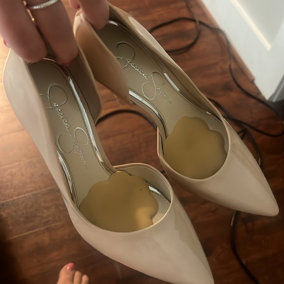 Jessica Simpson Paryn D'Orsay Pump in Sand Dune. - Picture 3 of 3